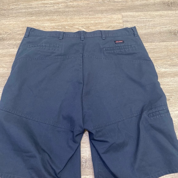 Dickies mens shorts size 42 blue 11" inseam - Picture 2 of 3